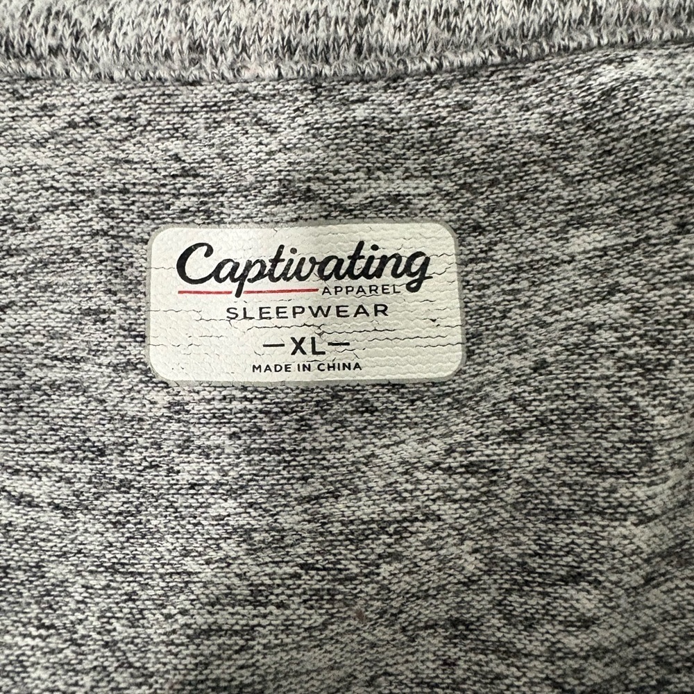 University of Kentucky Wildcats sleepwear sweatshirt - Picture 4 of 8